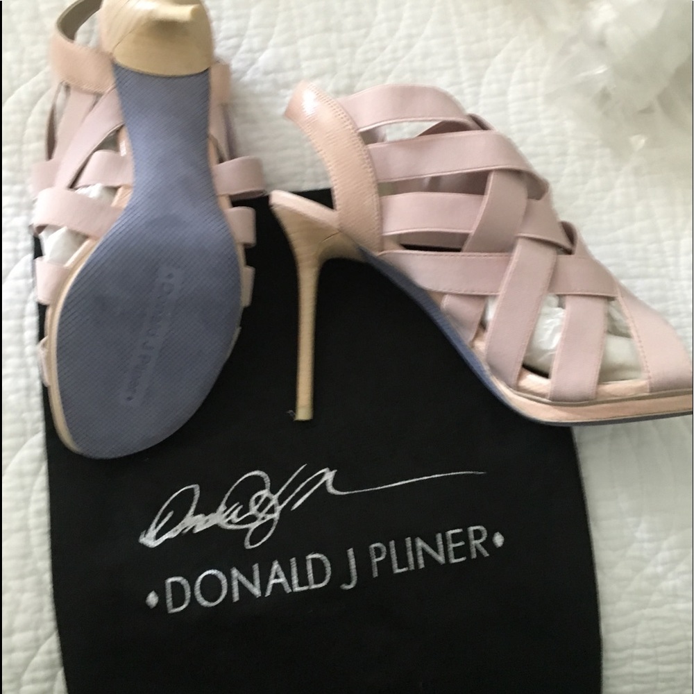 New Donald J Pliner heels size 9